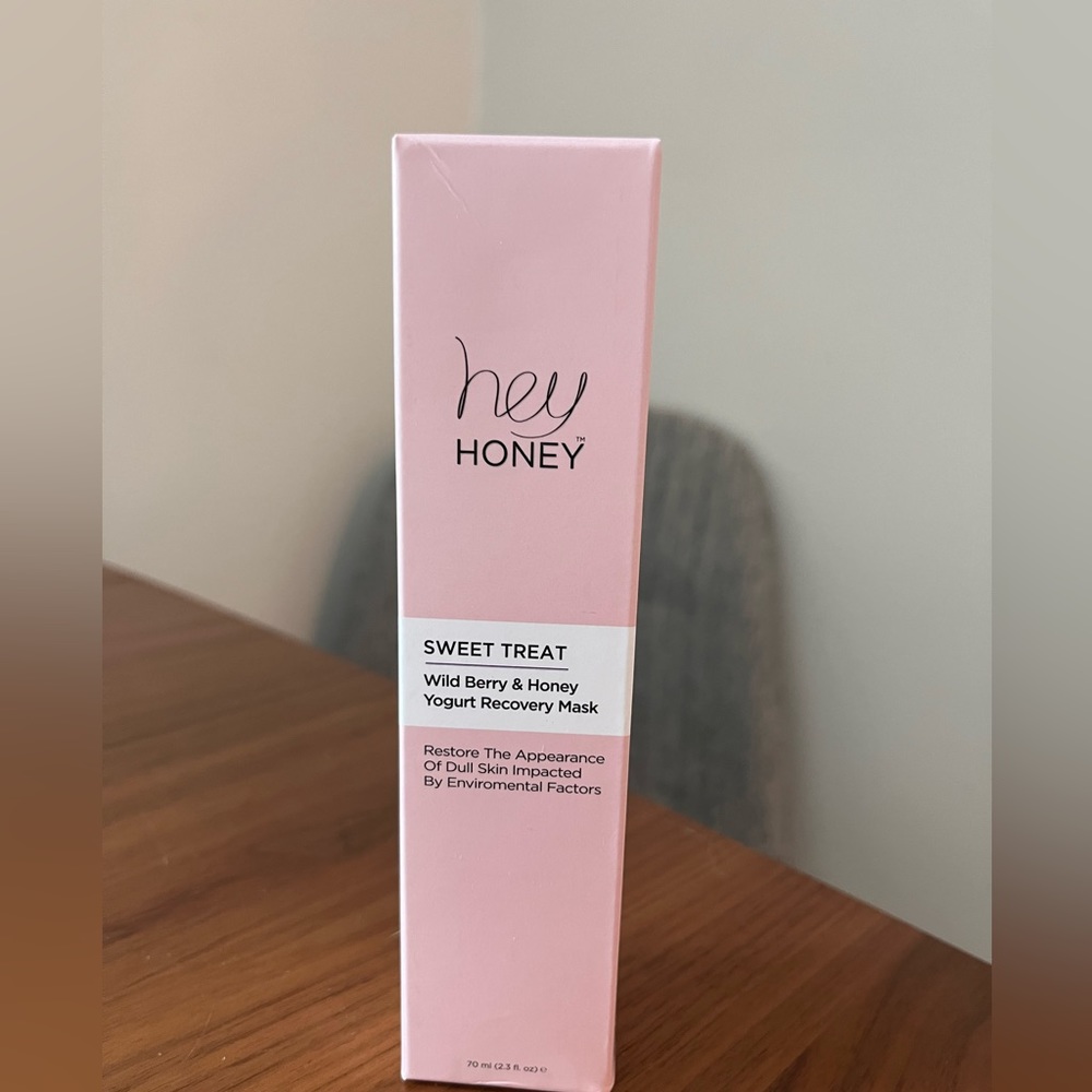 New in box! Hey Honey Sweet Treat Yogurt Recovery Mask